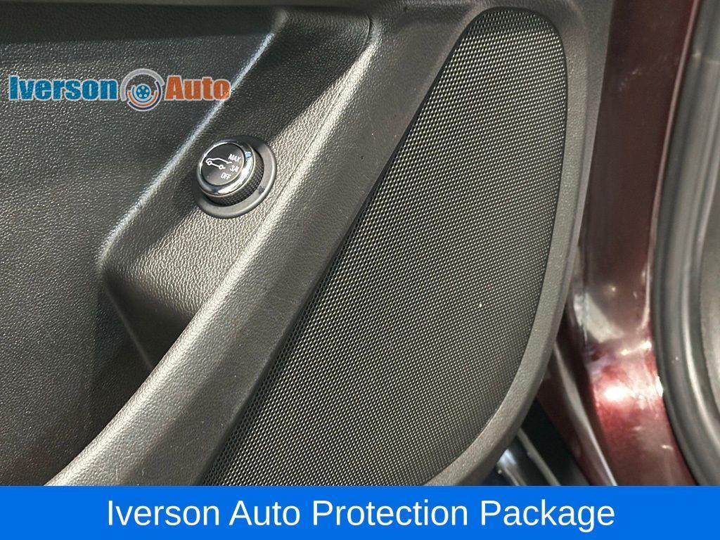 used 2023 Chevrolet Traverse car, priced at $33,875