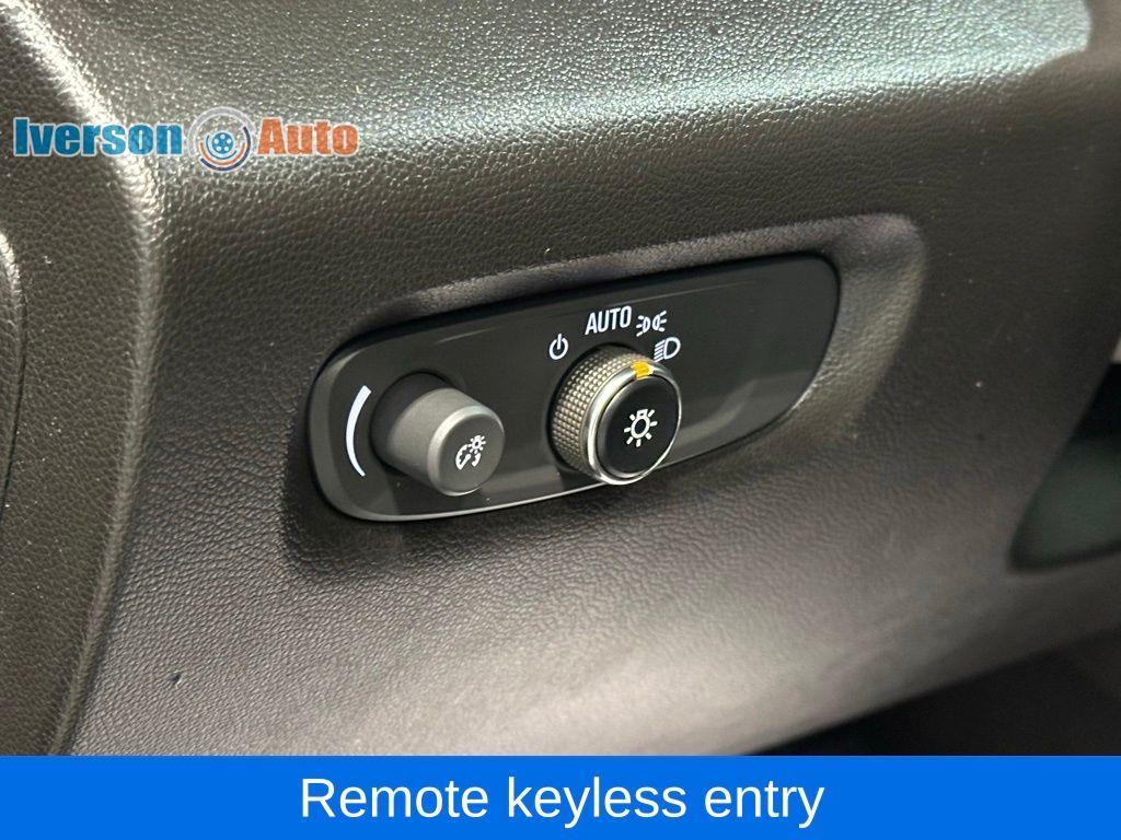 used 2023 Chevrolet Traverse car, priced at $33,875