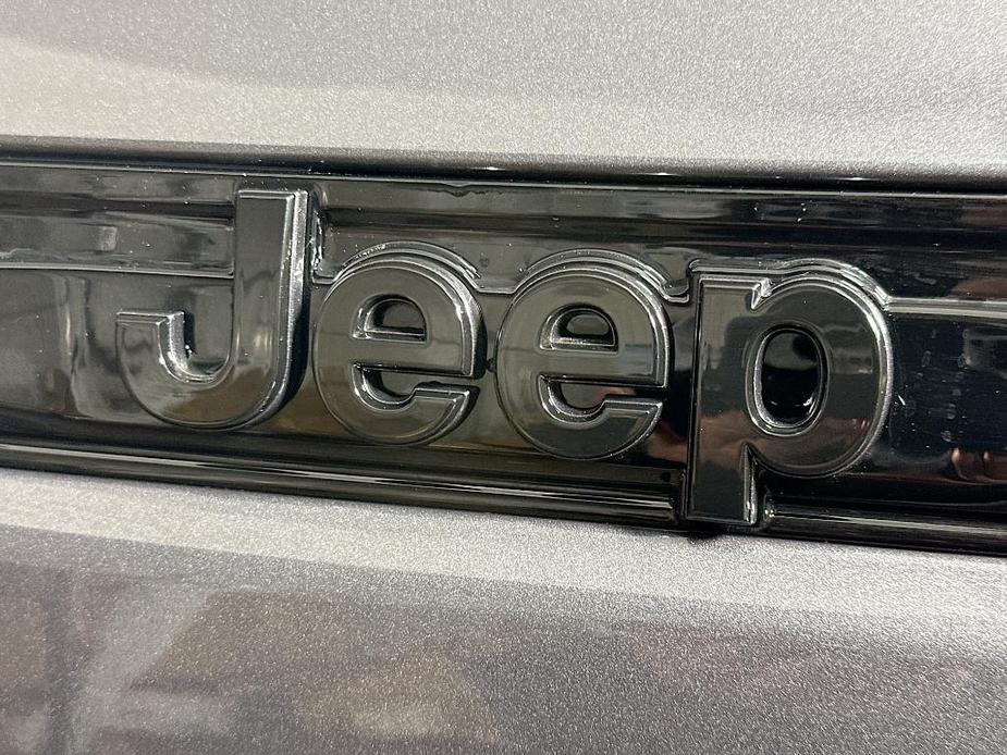 new 2025 Jeep Grand Cherokee car, priced at $43,883