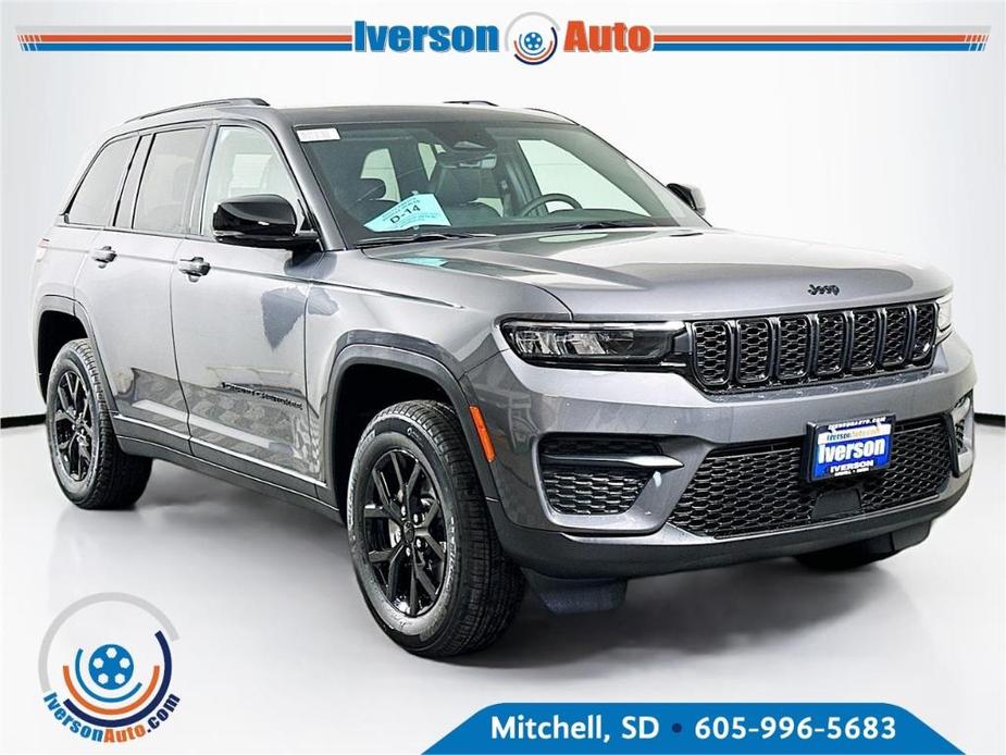 new 2025 Jeep Grand Cherokee car, priced at $43,883