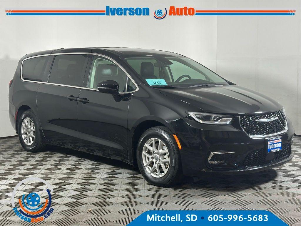 used 2024 Chrysler Pacifica car, priced at $29,495