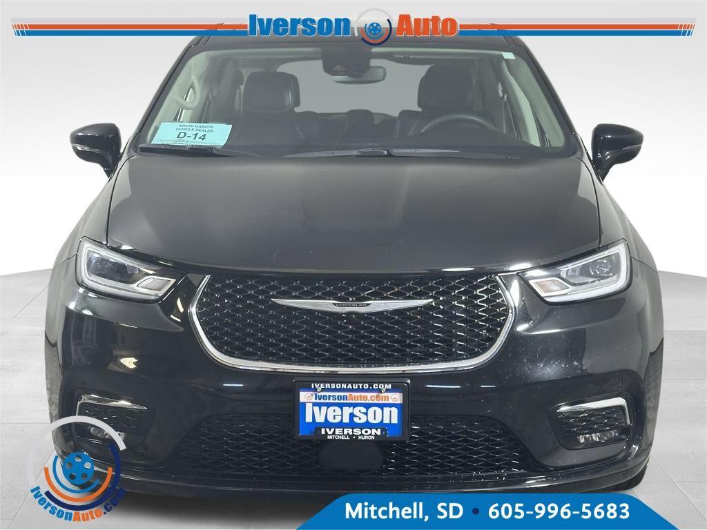 used 2024 Chrysler Pacifica car, priced at $29,495