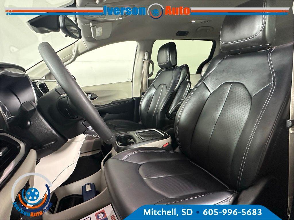 used 2024 Chrysler Pacifica car, priced at $29,495
