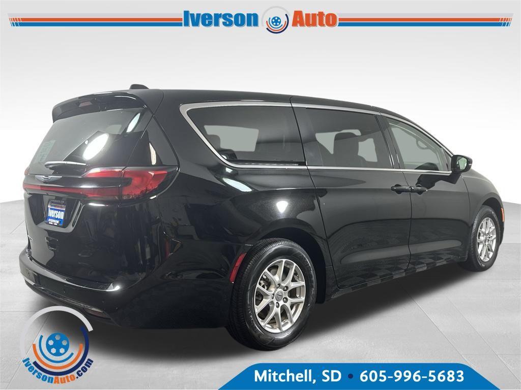 used 2024 Chrysler Pacifica car, priced at $29,495