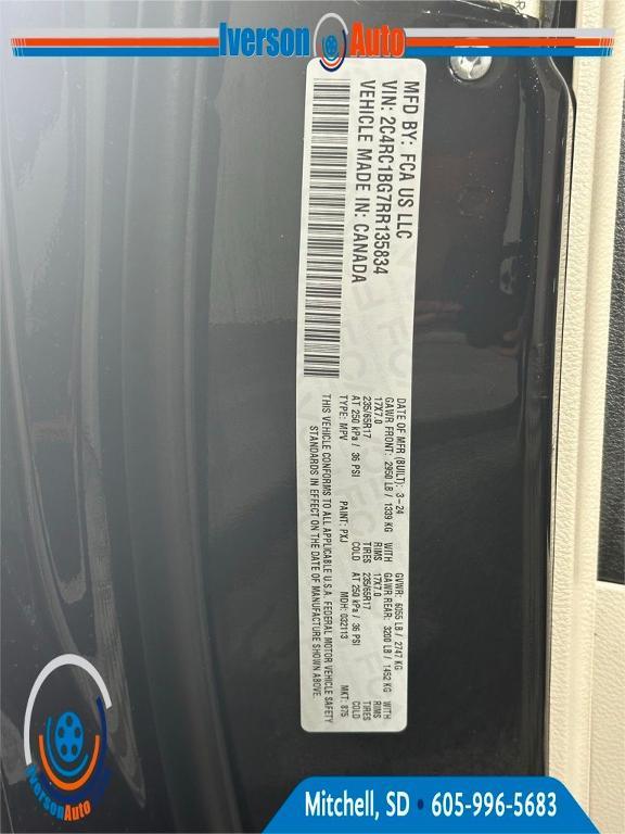 used 2024 Chrysler Pacifica car, priced at $29,495