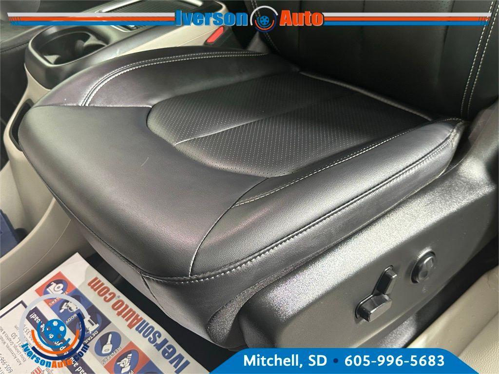 used 2024 Chrysler Pacifica car, priced at $29,495