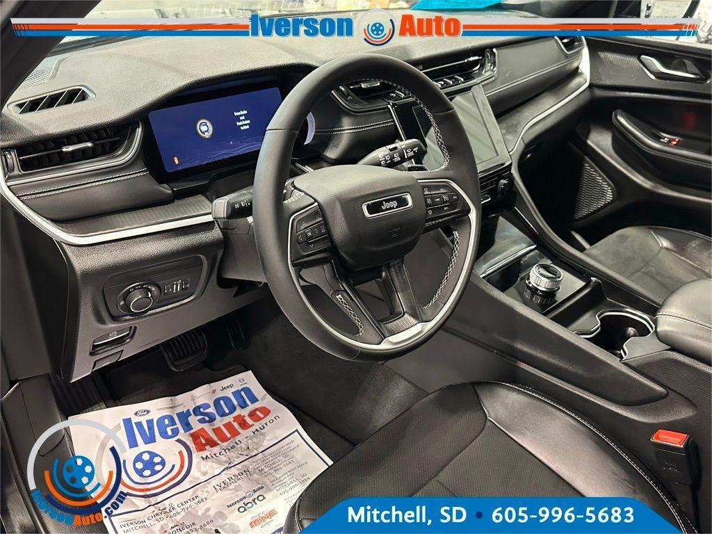 used 2024 Jeep Grand Cherokee car, priced at $35,295