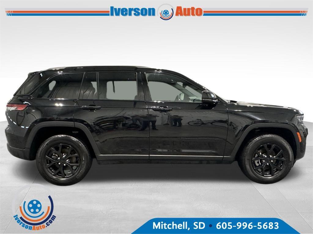 used 2024 Jeep Grand Cherokee car, priced at $35,295