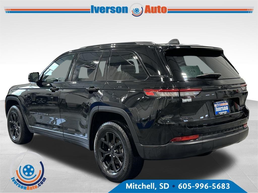 used 2024 Jeep Grand Cherokee car, priced at $35,295