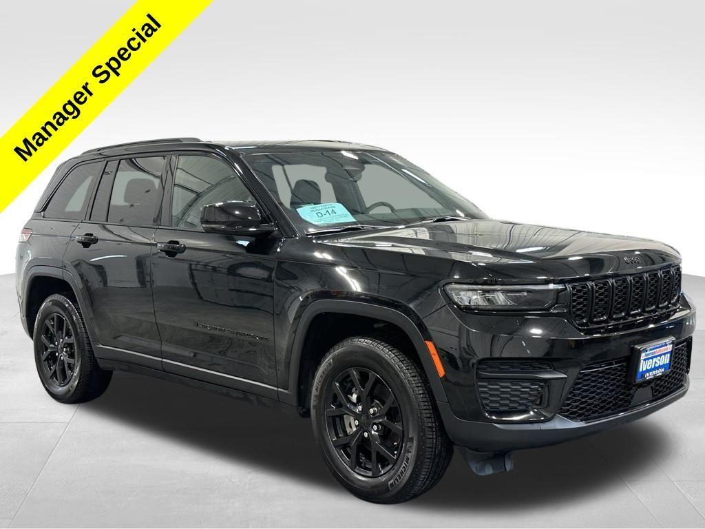 used 2024 Jeep Grand Cherokee car, priced at $32,625