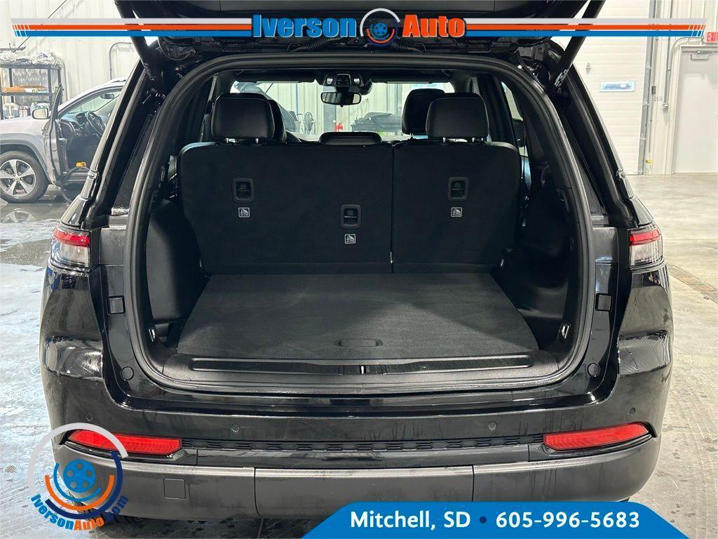 used 2024 Jeep Grand Cherokee car, priced at $35,295