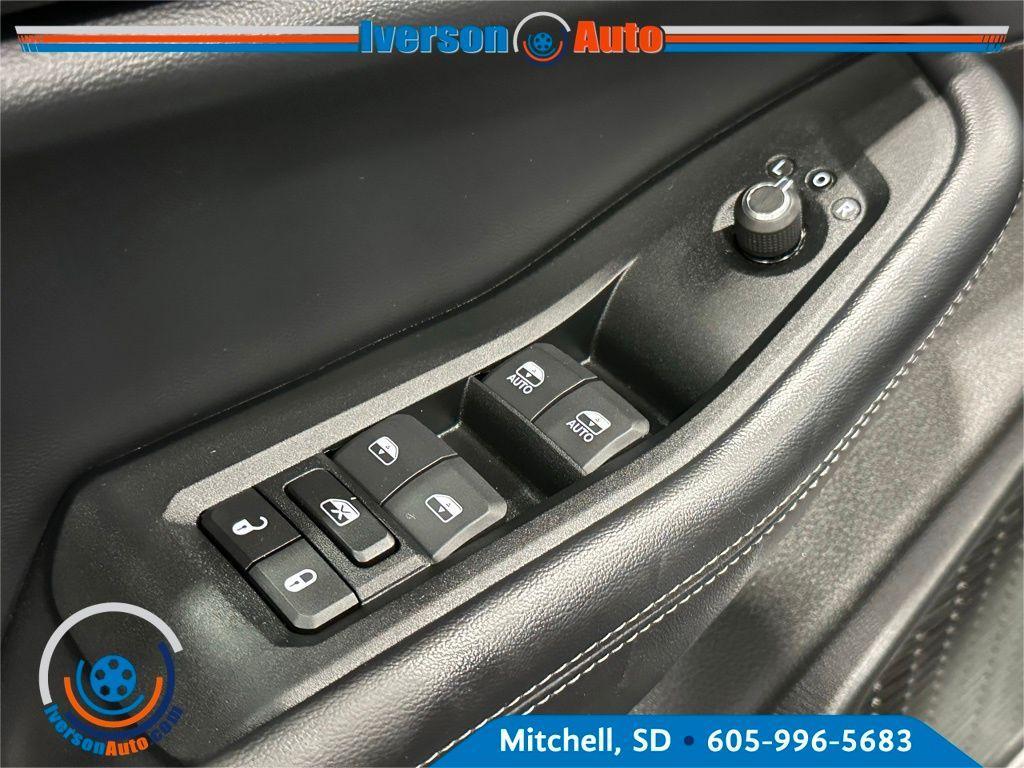 used 2024 Jeep Grand Cherokee car, priced at $35,295