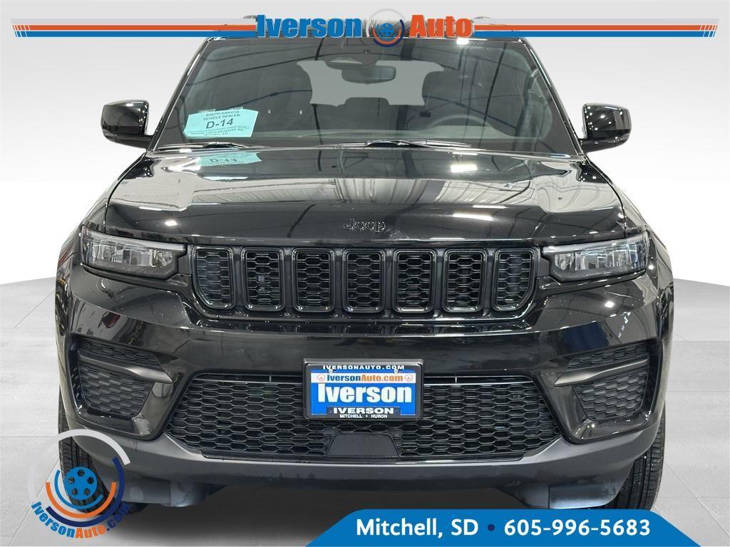 used 2024 Jeep Grand Cherokee car, priced at $35,295