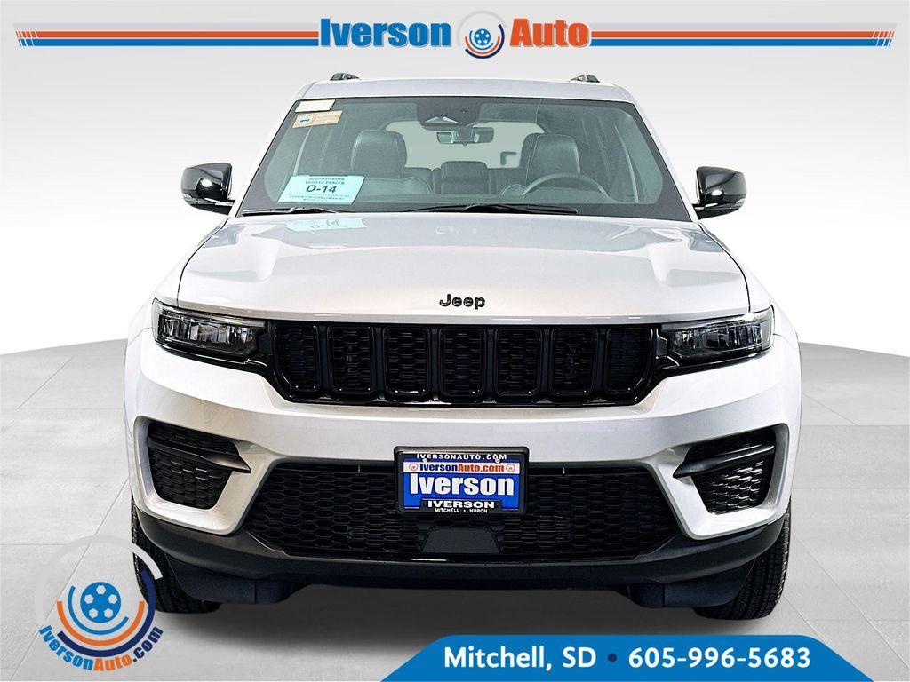 new 2025 Jeep Grand Cherokee car, priced at $42,503