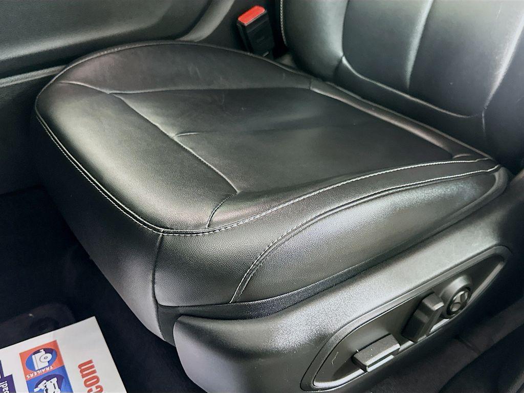 used 2022 Jeep Grand Cherokee L car, priced at $32,645