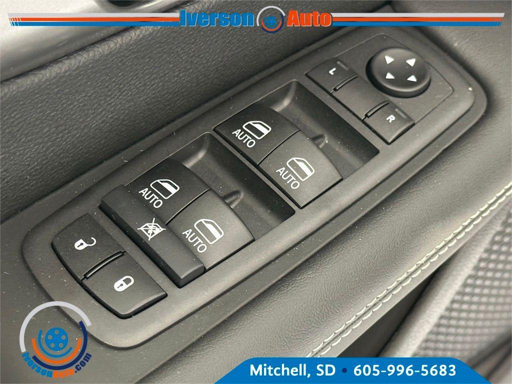 new 2026 Chrysler Pacifica car, priced at $44,368