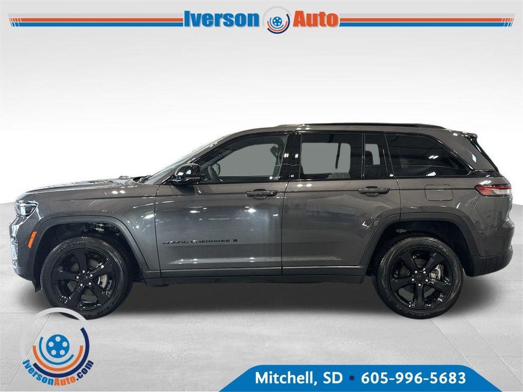 used 2024 Jeep Grand Cherokee car, priced at $36,595