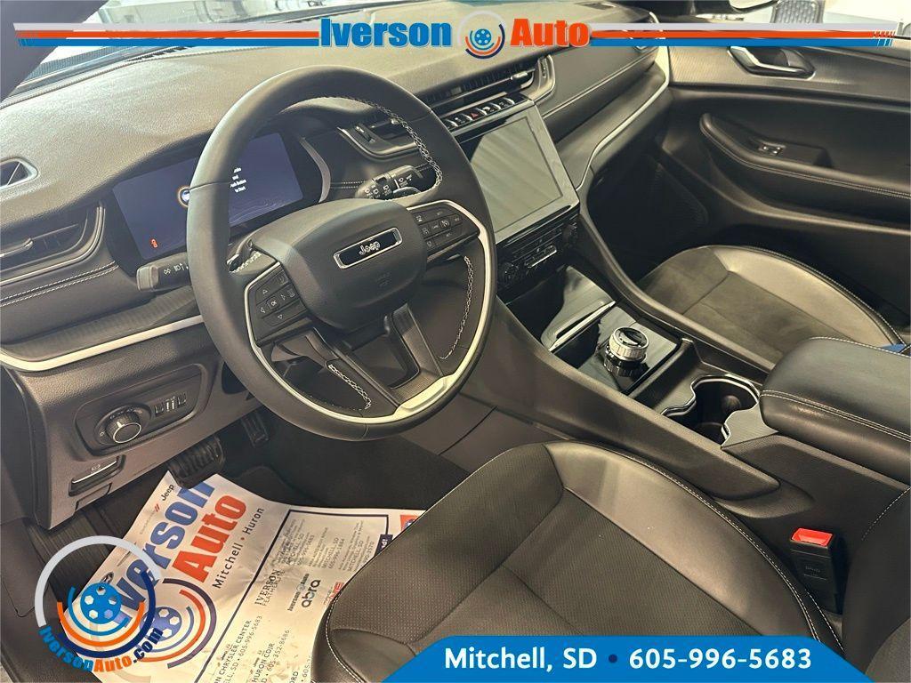 used 2024 Jeep Grand Cherokee car, priced at $36,595