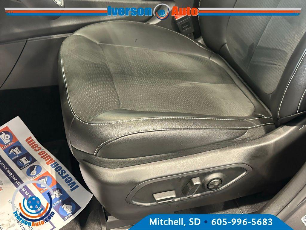 used 2024 Jeep Grand Cherokee car, priced at $36,595