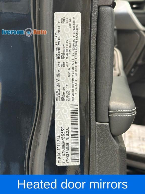 used 2022 Jeep Grand Cherokee car, priced at $34,495