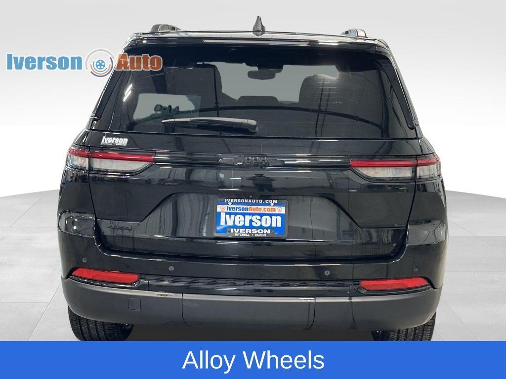 used 2022 Jeep Grand Cherokee car, priced at $34,495