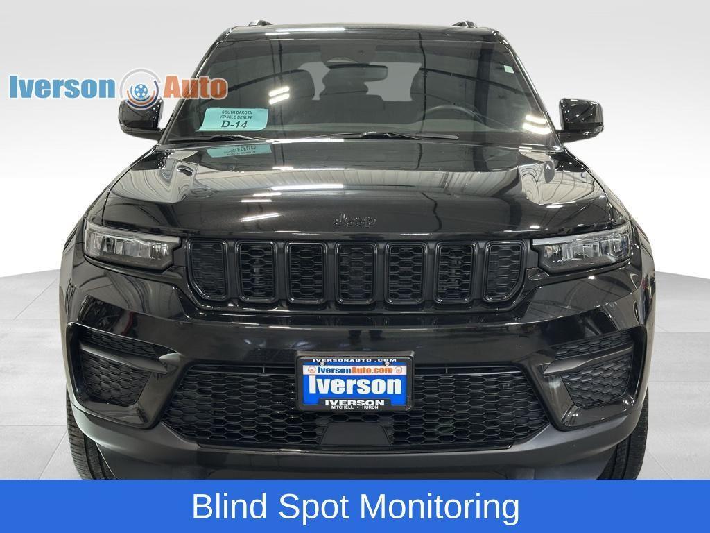 used 2022 Jeep Grand Cherokee car, priced at $34,495