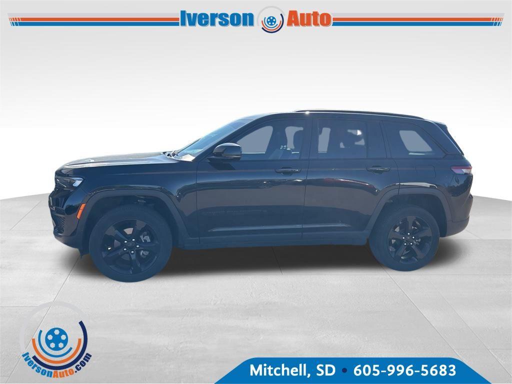 used 2022 Jeep Grand Cherokee car, priced at $34,495