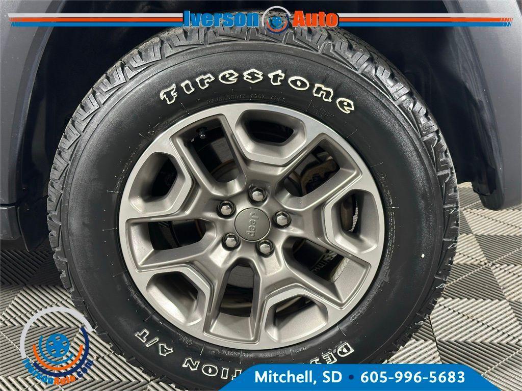used 2022 Jeep Cherokee car, priced at $26,995