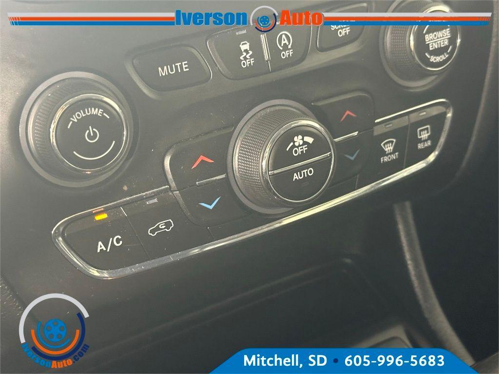 used 2022 Jeep Cherokee car, priced at $26,995