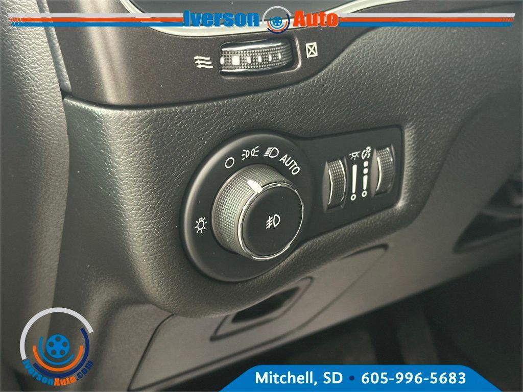 used 2022 Jeep Cherokee car, priced at $26,995