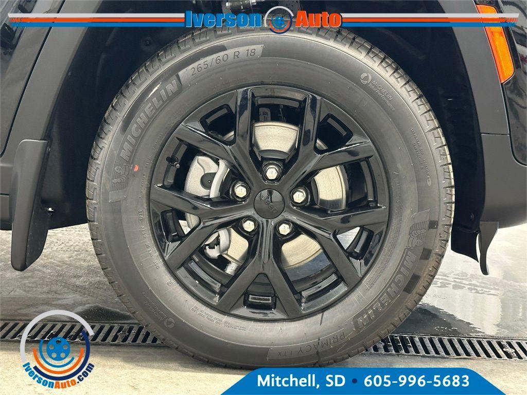 new 2025 Jeep Grand Cherokee car, priced at $39,765