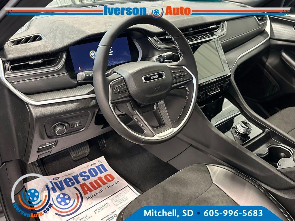 new 2025 Jeep Grand Cherokee car, priced at $39,765