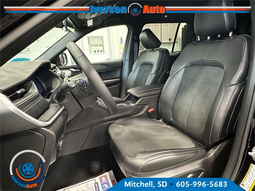 new 2025 Jeep Grand Cherokee car, priced at $39,765