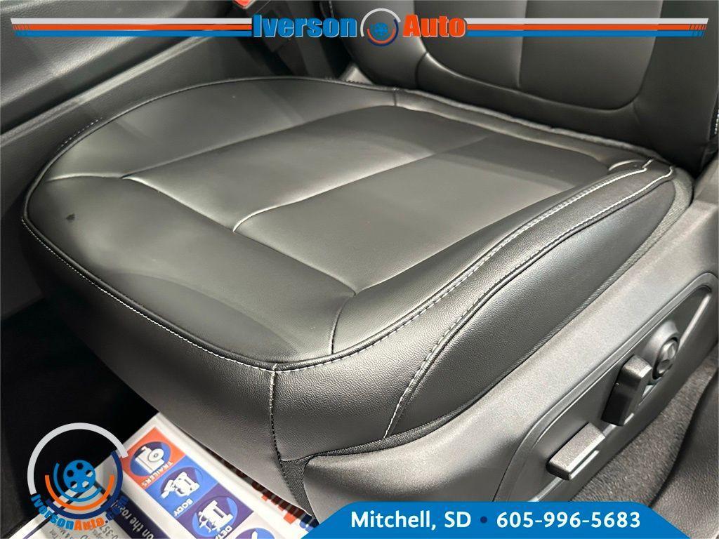 new 2025 Jeep Grand Cherokee car, priced at $41,991