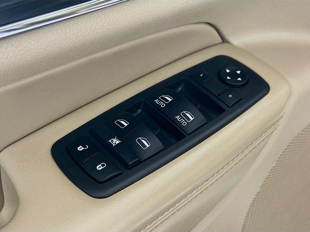 used 2021 Jeep Grand Cherokee car, priced at $25,495