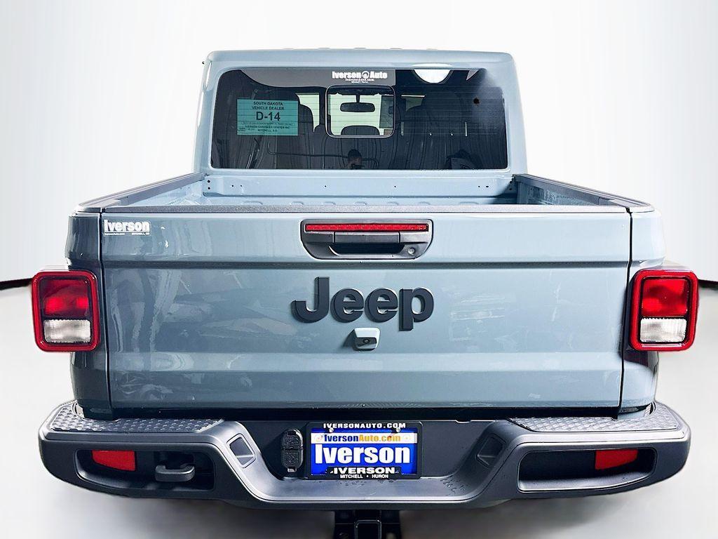 new 2025 Jeep Gladiator car, priced at $43,114