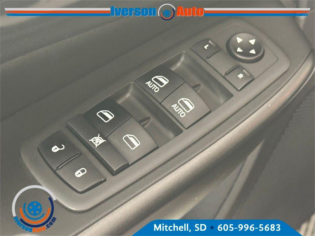 used 2022 Jeep Cherokee car, priced at $27,595