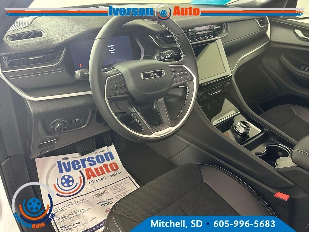 new 2025 Jeep Grand Cherokee L car, priced at $41,556