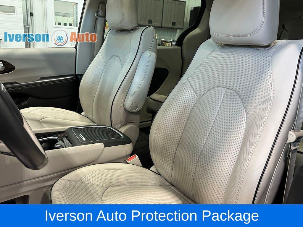 used 2021 Chrysler Pacifica car, priced at $36,995