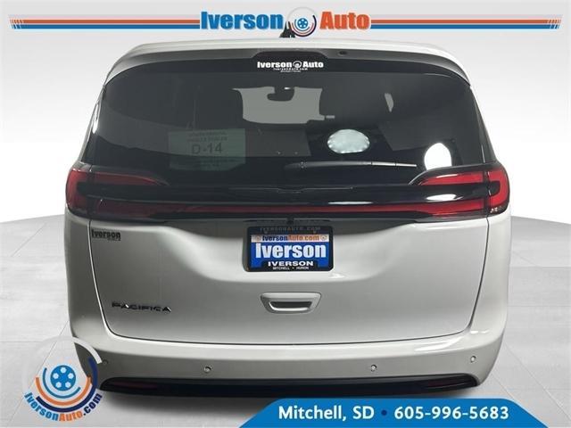 new 2026 Chrysler Pacifica car, priced at $41,823