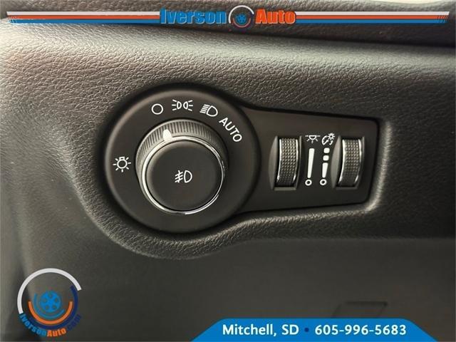 new 2026 Chrysler Pacifica car, priced at $41,823