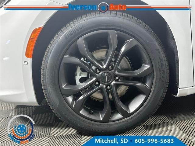 new 2026 Chrysler Pacifica car, priced at $41,823