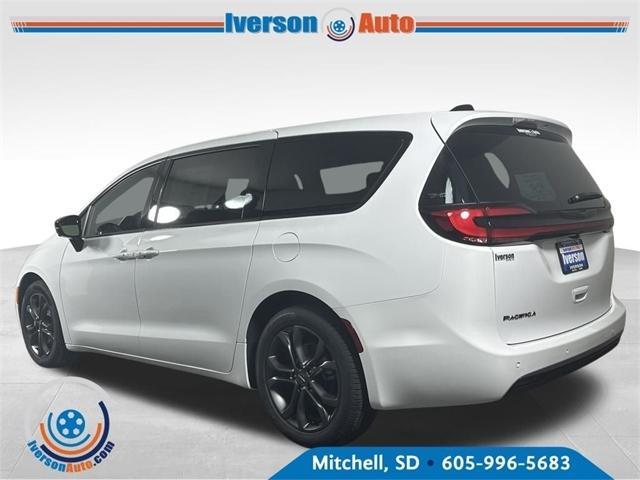 new 2026 Chrysler Pacifica car, priced at $41,823