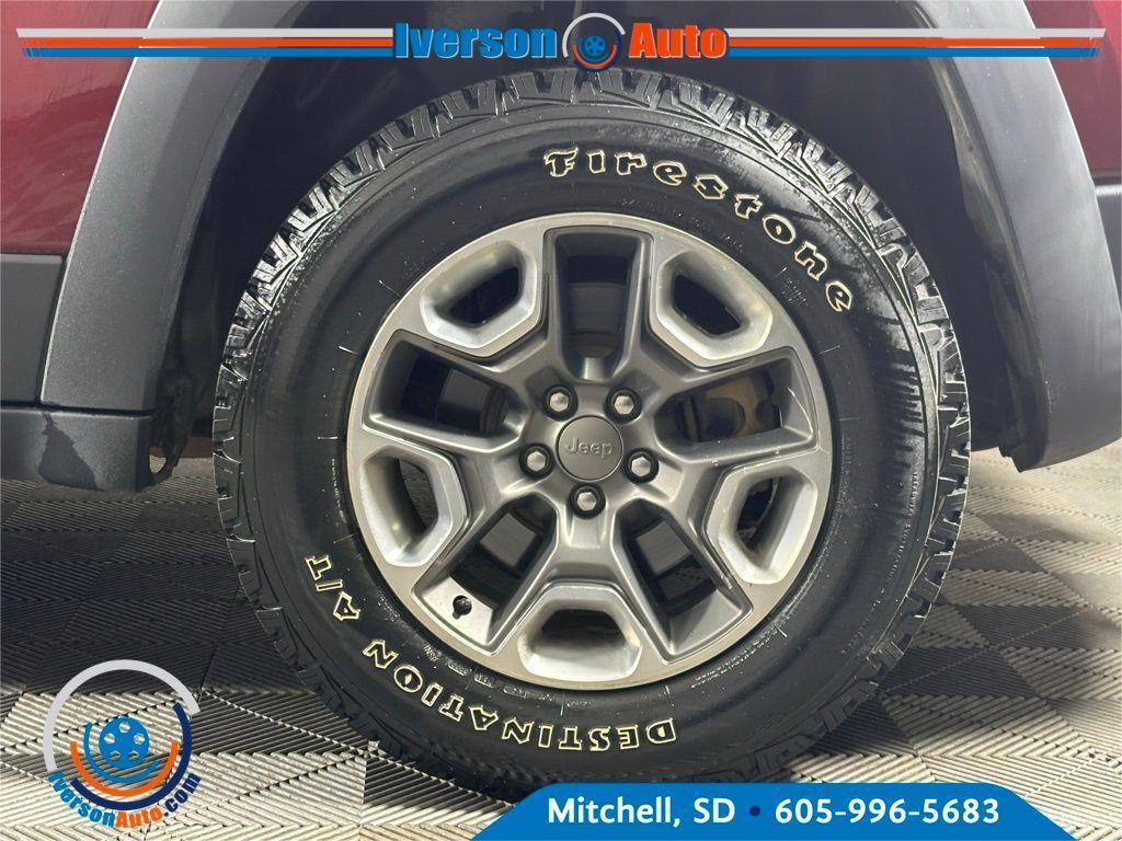 used 2019 Jeep Cherokee car, priced at $18,695