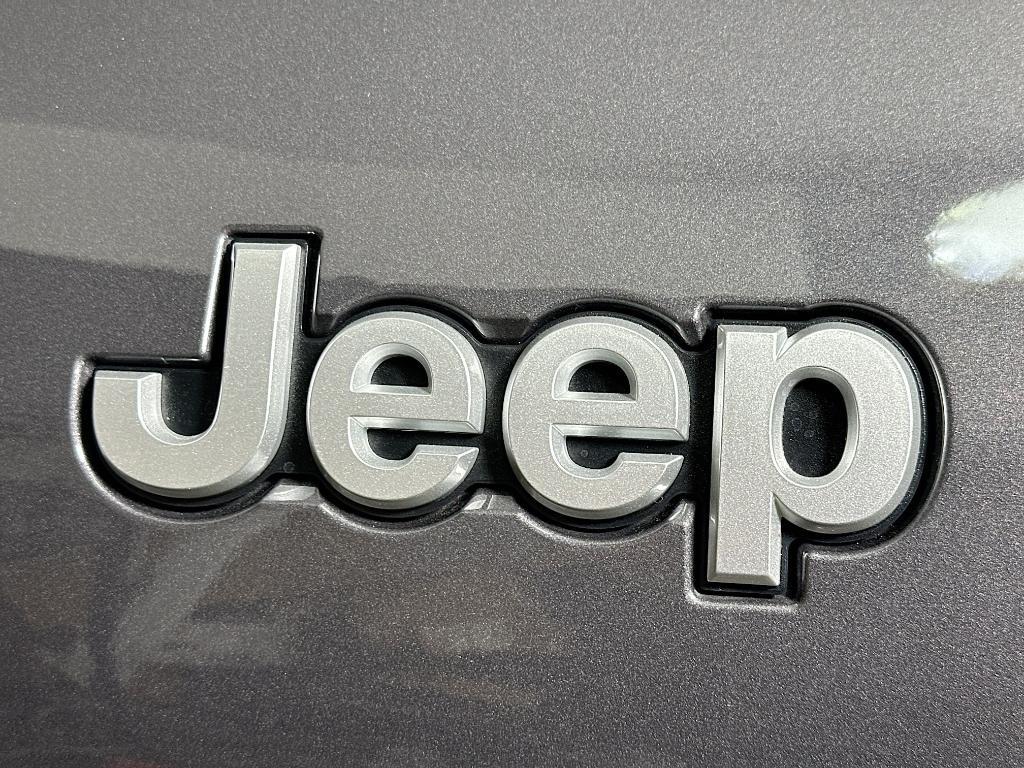 new 2025 Jeep Grand Cherokee L car, priced at $43,315