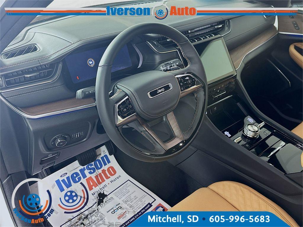 new 2025 Jeep Grand Cherokee car, priced at $57,582