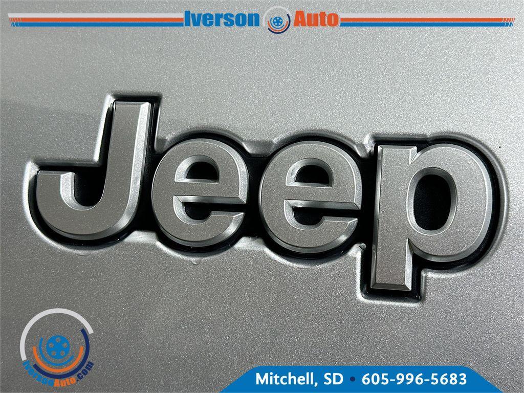new 2025 Jeep Grand Cherokee L car, priced at $41,274