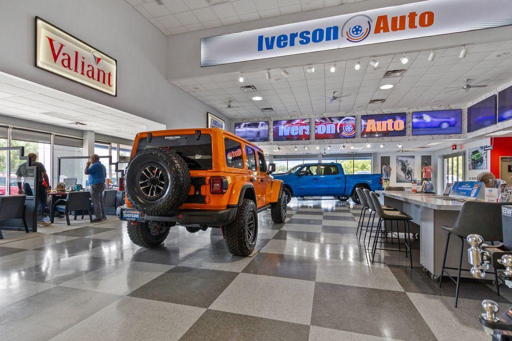 used 2021 Jeep Grand Cherokee car, priced at $19,995