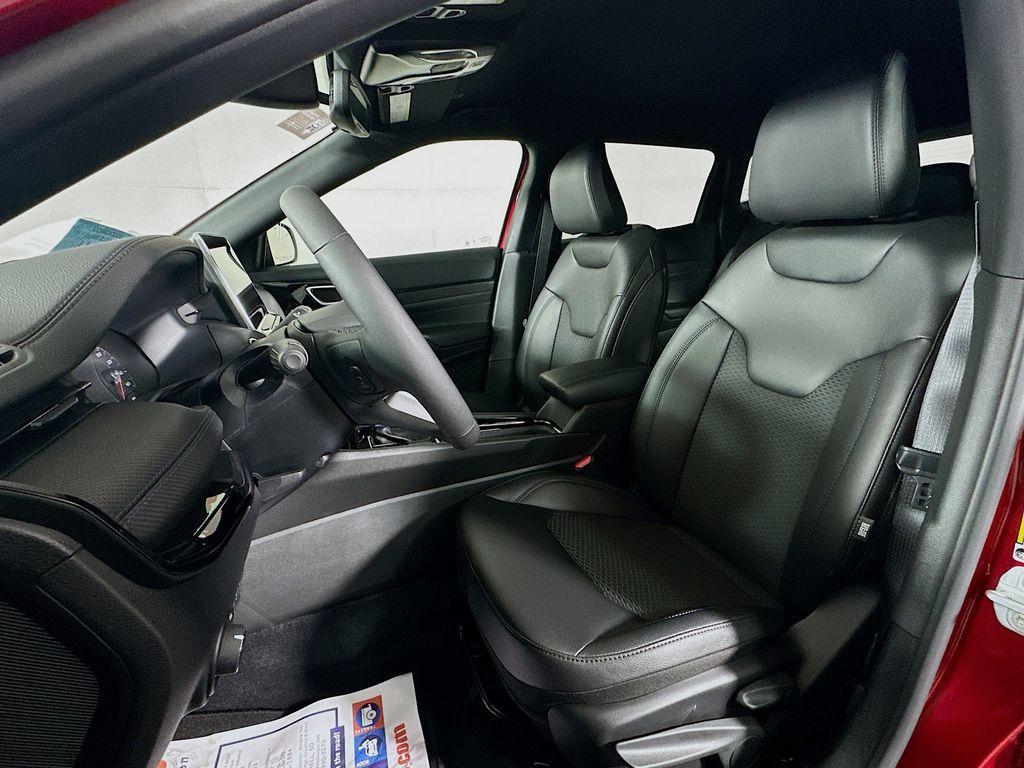 new 2025 Jeep Compass car, priced at $28,000