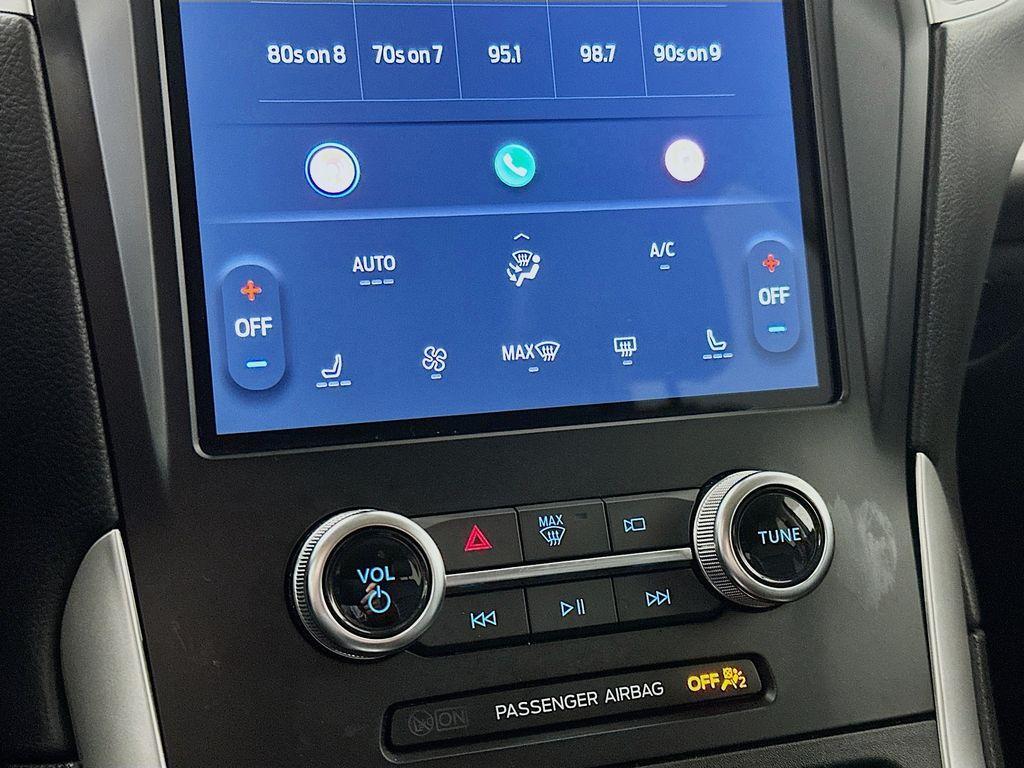 used 2024 Ford Edge car, priced at $28,995